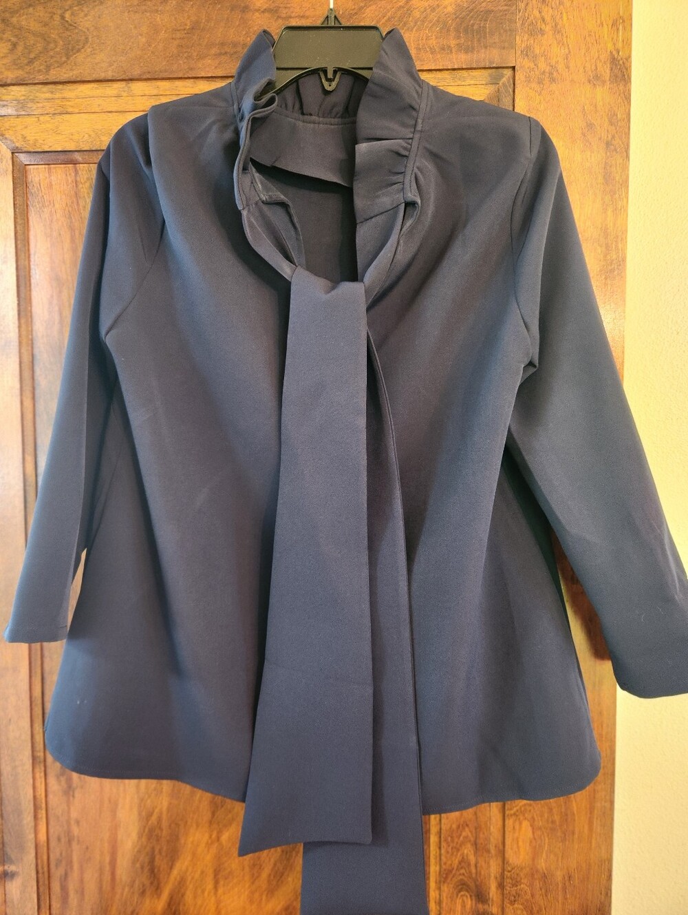 Tuckernuck Navy Tie-Neck Women's Three Quarter Sleeve Blouse